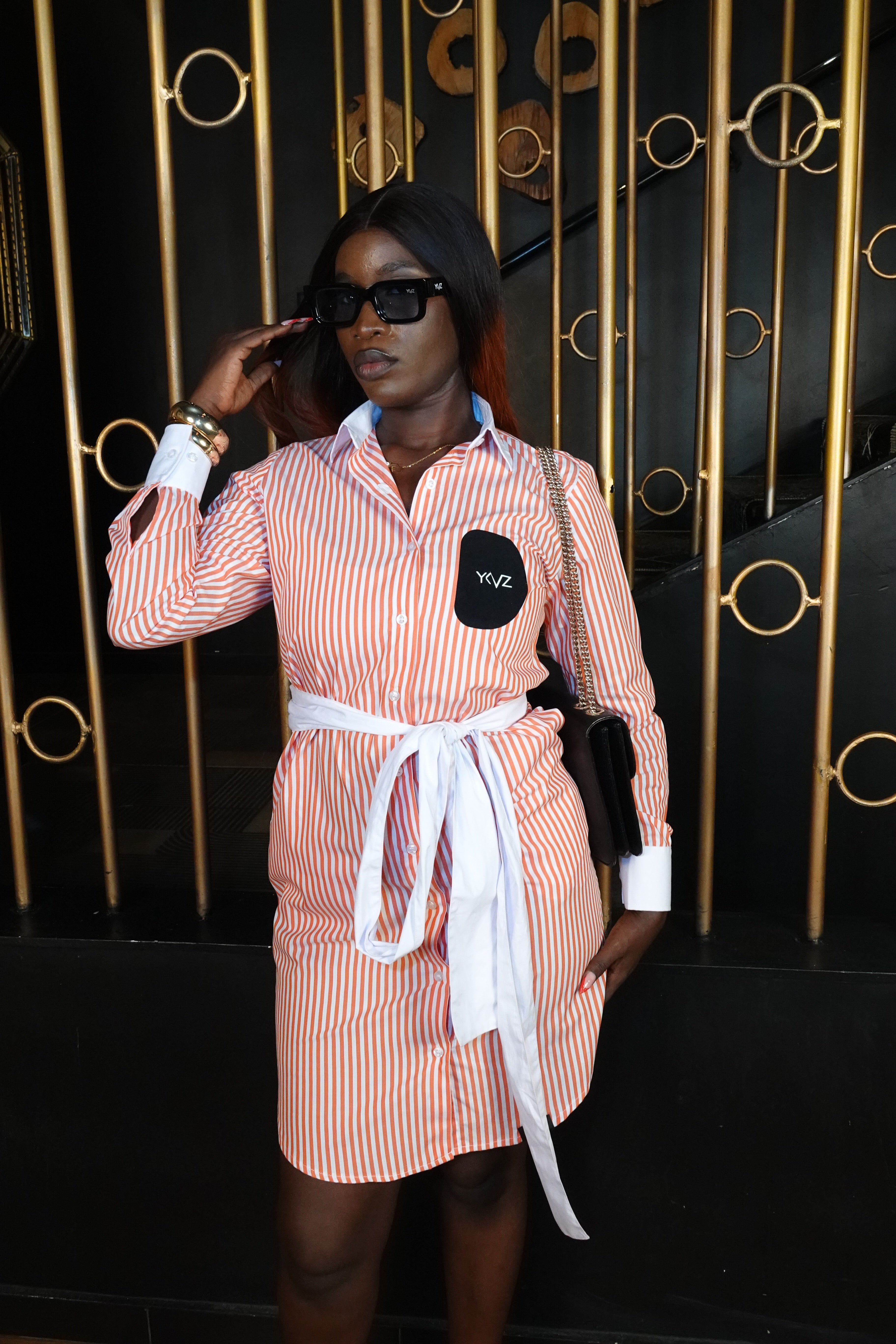 Robe Wall Street – Rayures Orange / Blanc | Signature Noire