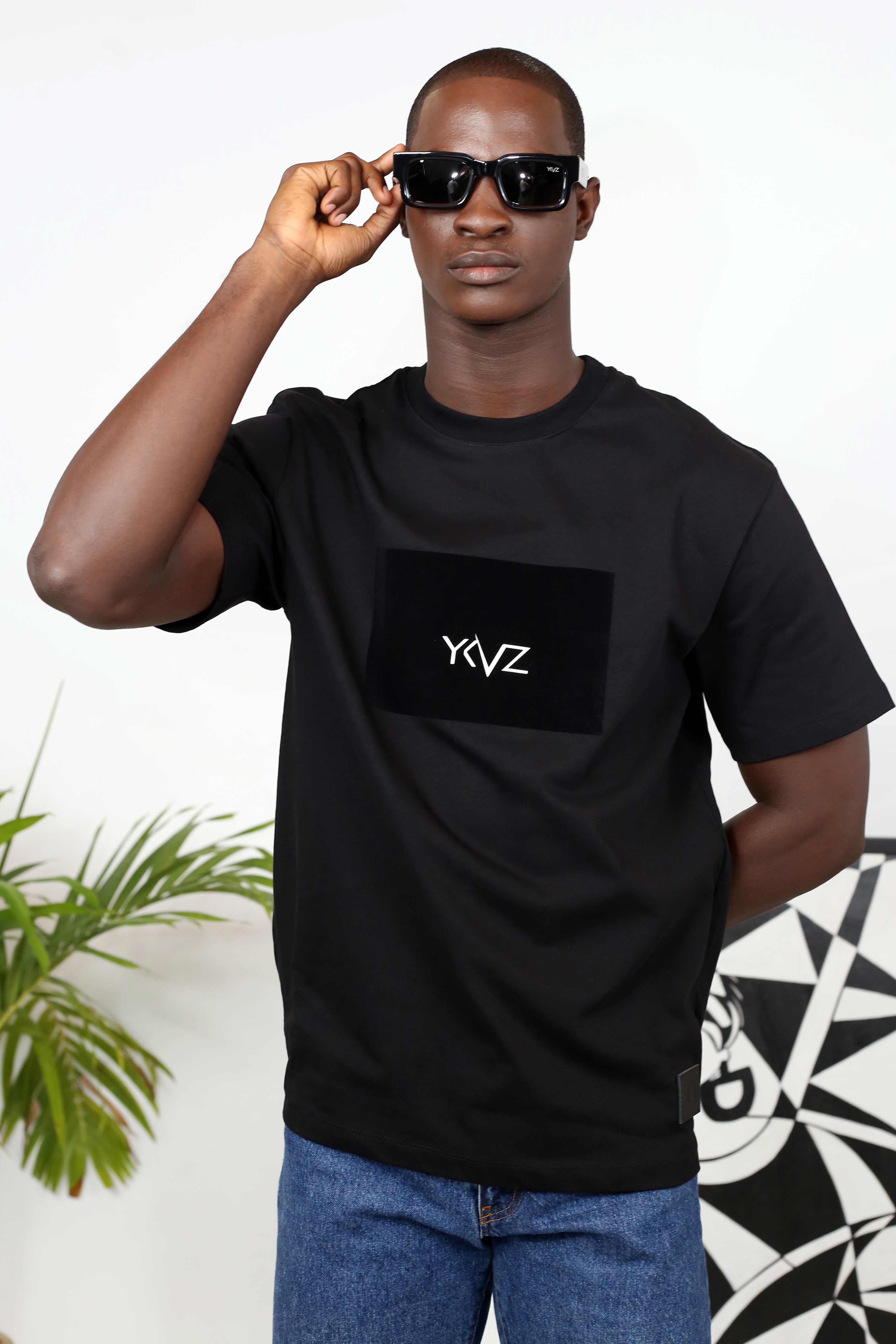 T-shirt Classique Signature par YKVZ