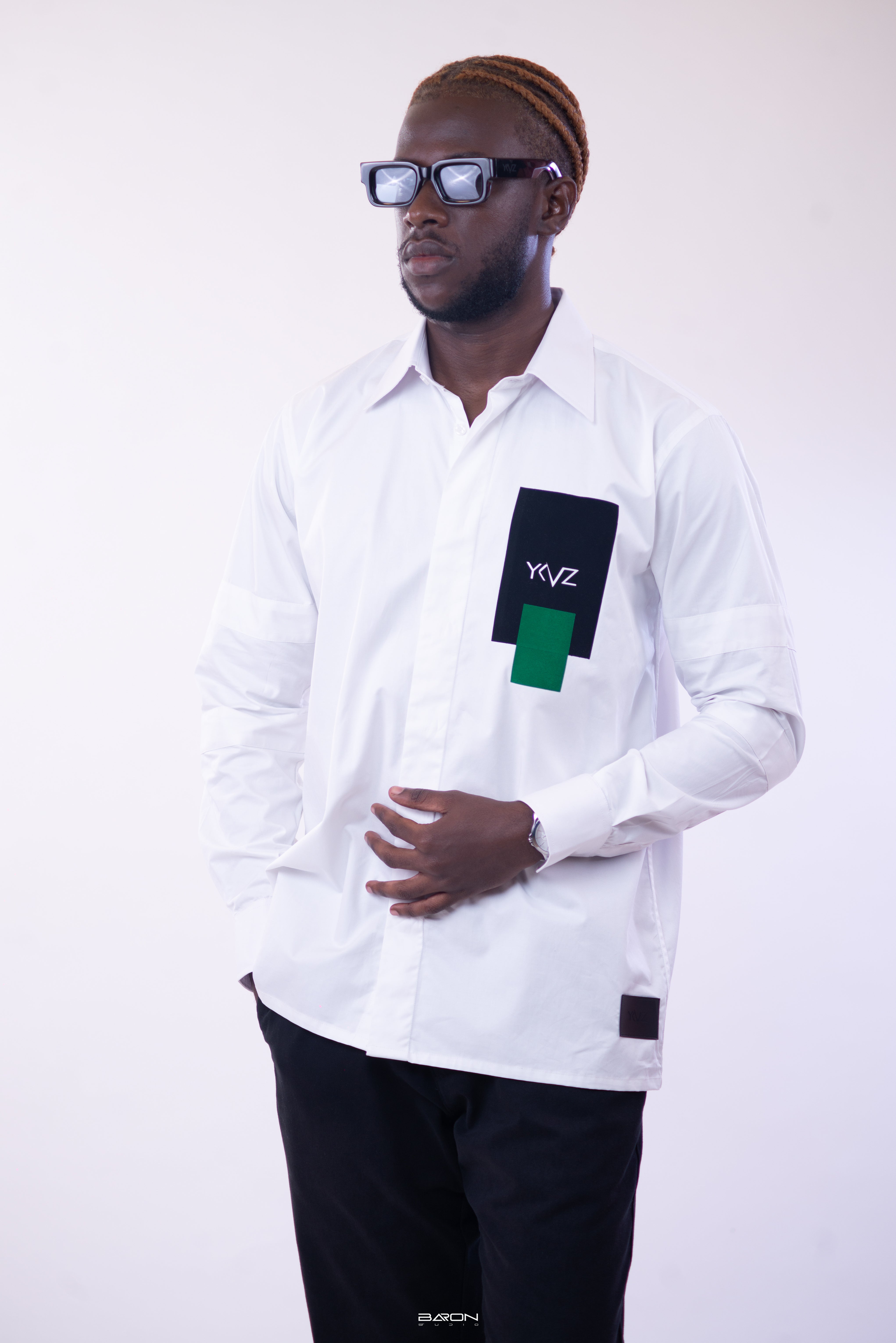 Chemise Sport ARMLET – Édition Blanche Noir & Vert
