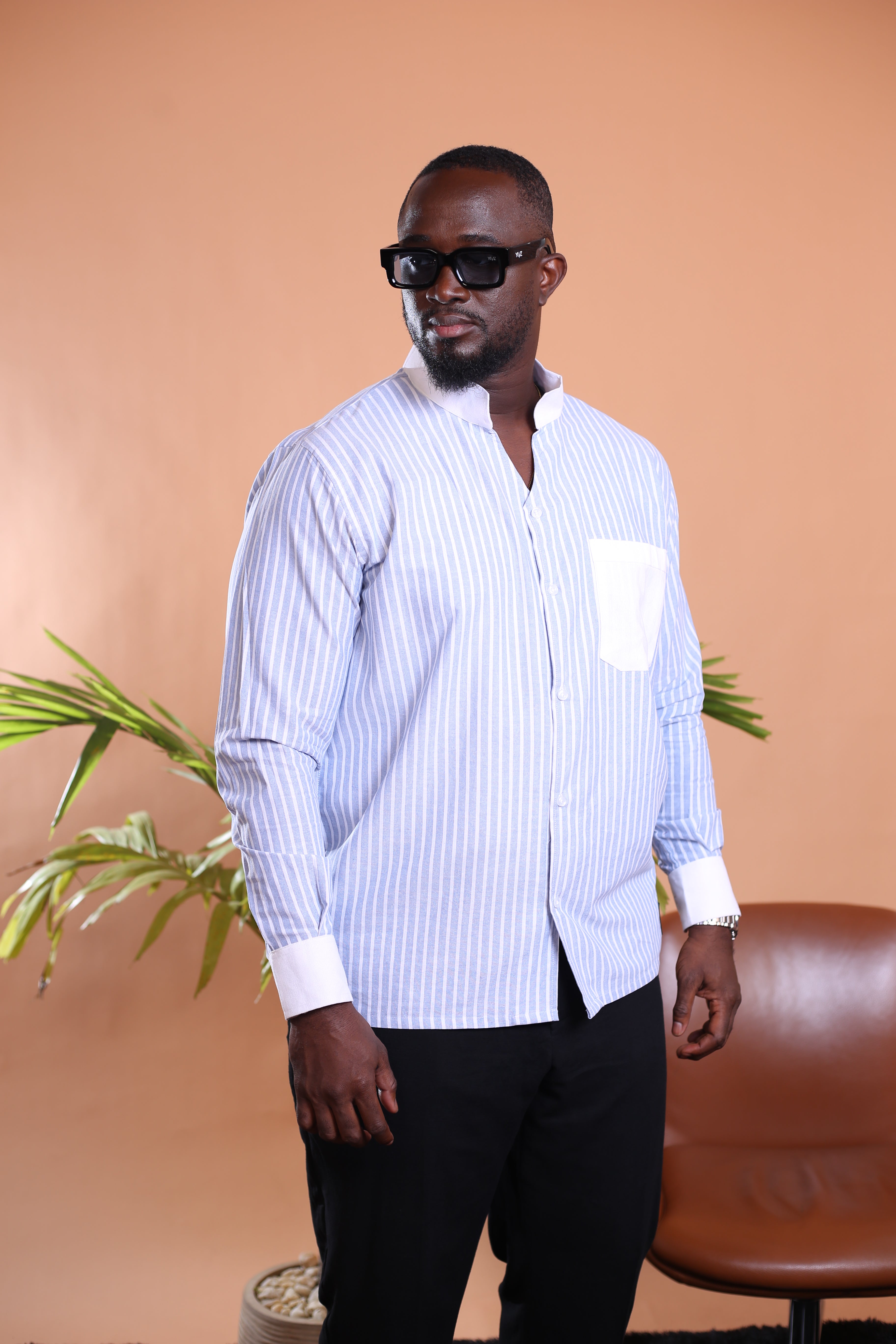 Chemise Kintu - Lin rayée bleu/blanc avec poche blanche