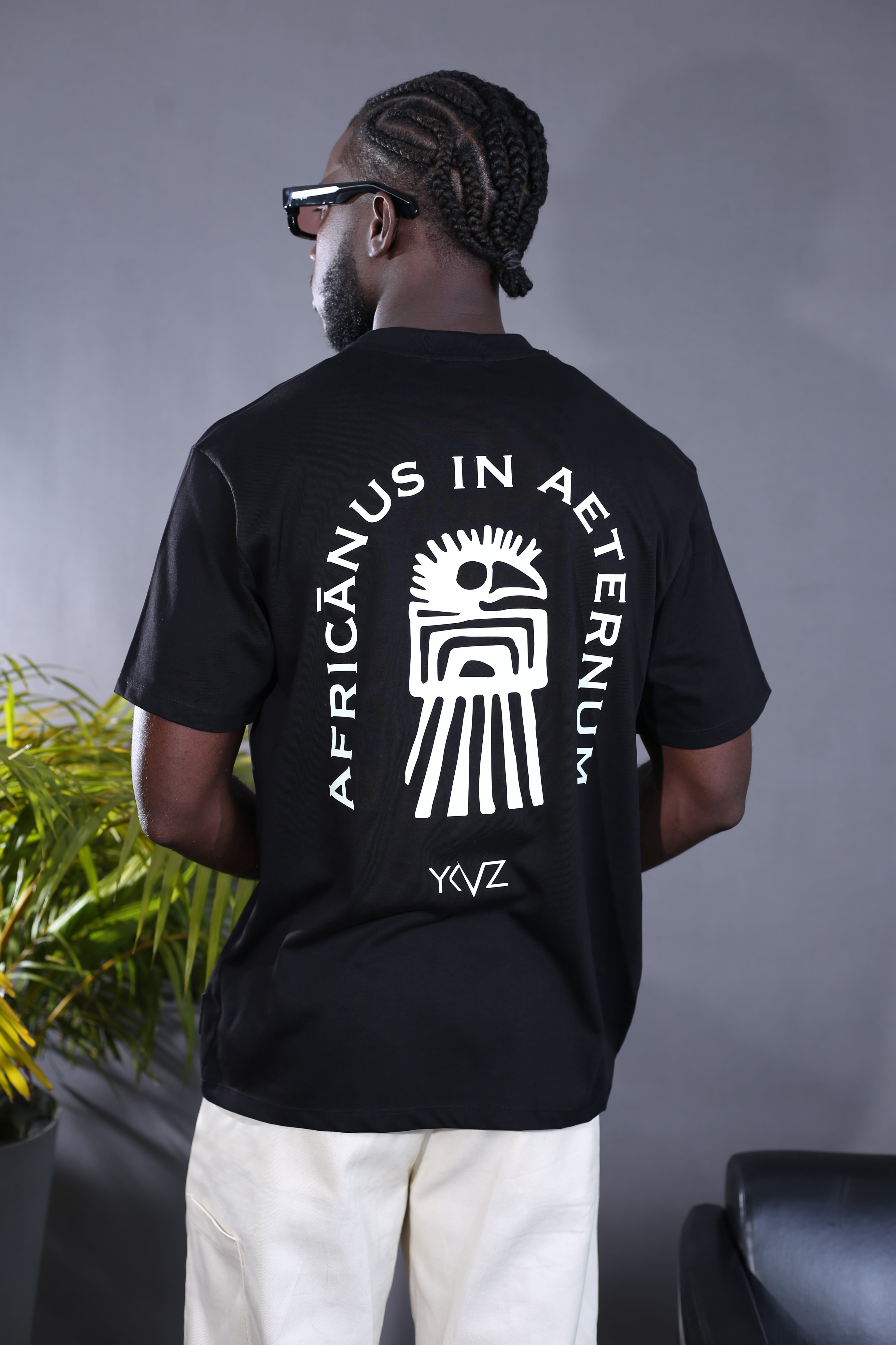 T-shirt Africanus In Aeternum Noir par YKVZ