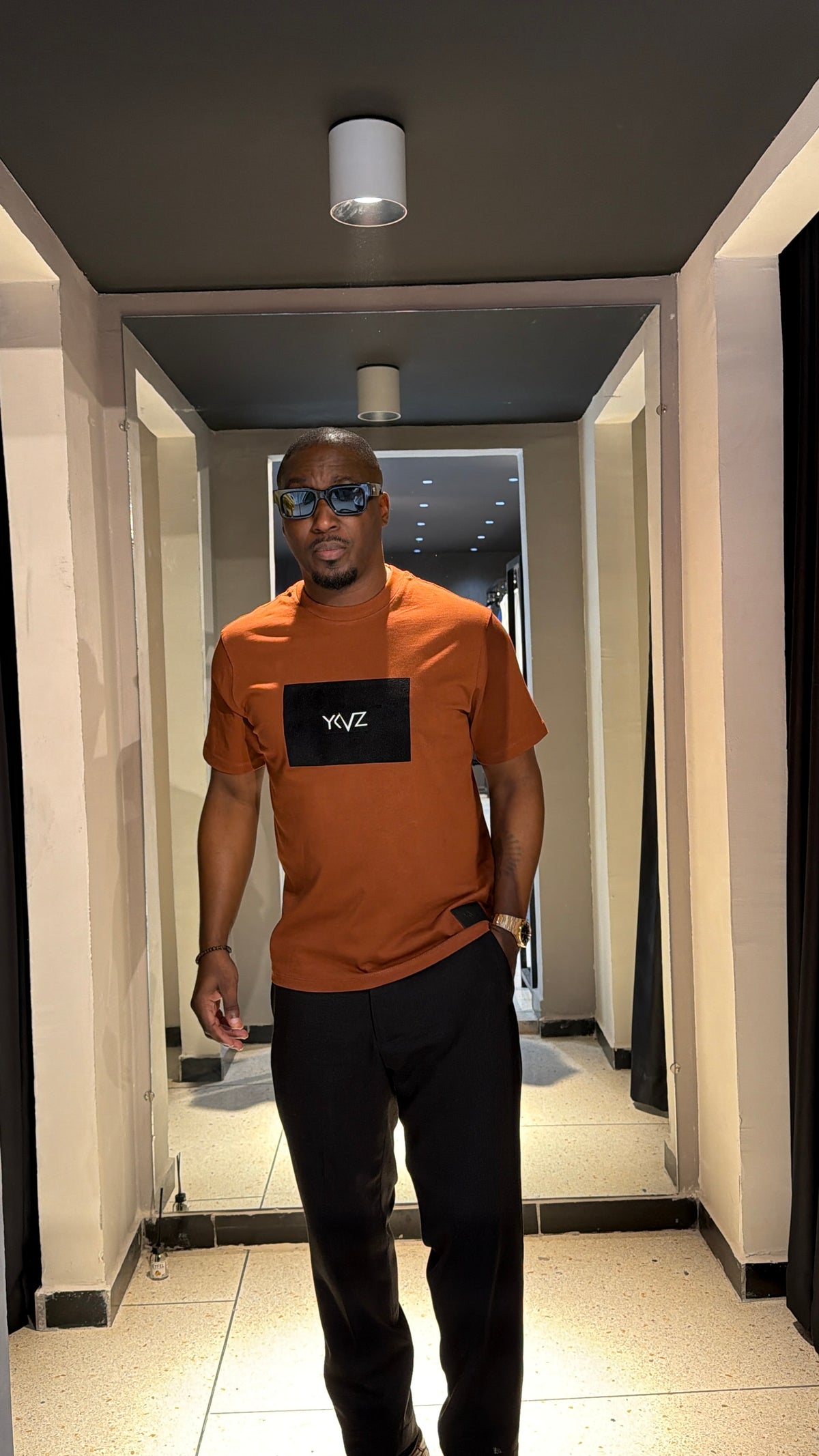 T-shirt _Marron| Signature YKVZ Noir