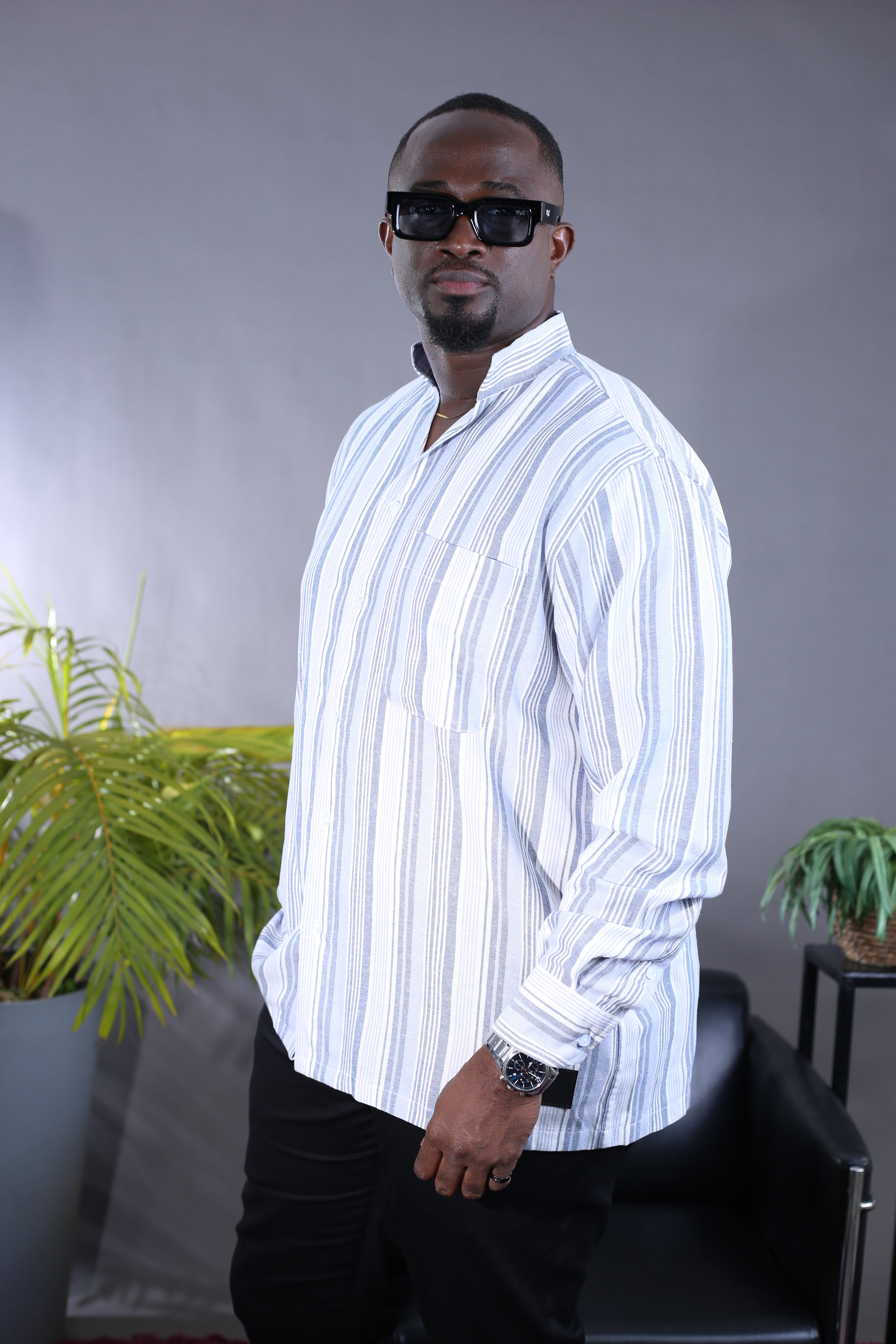 Kintu Linen blue-grey striped shirt