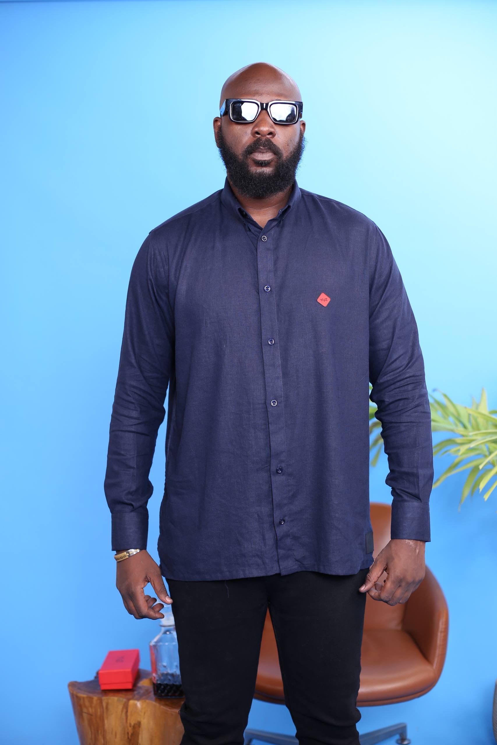 Chemise AUREN I – Lin Bleu nuit | Signature Triangle Rouge