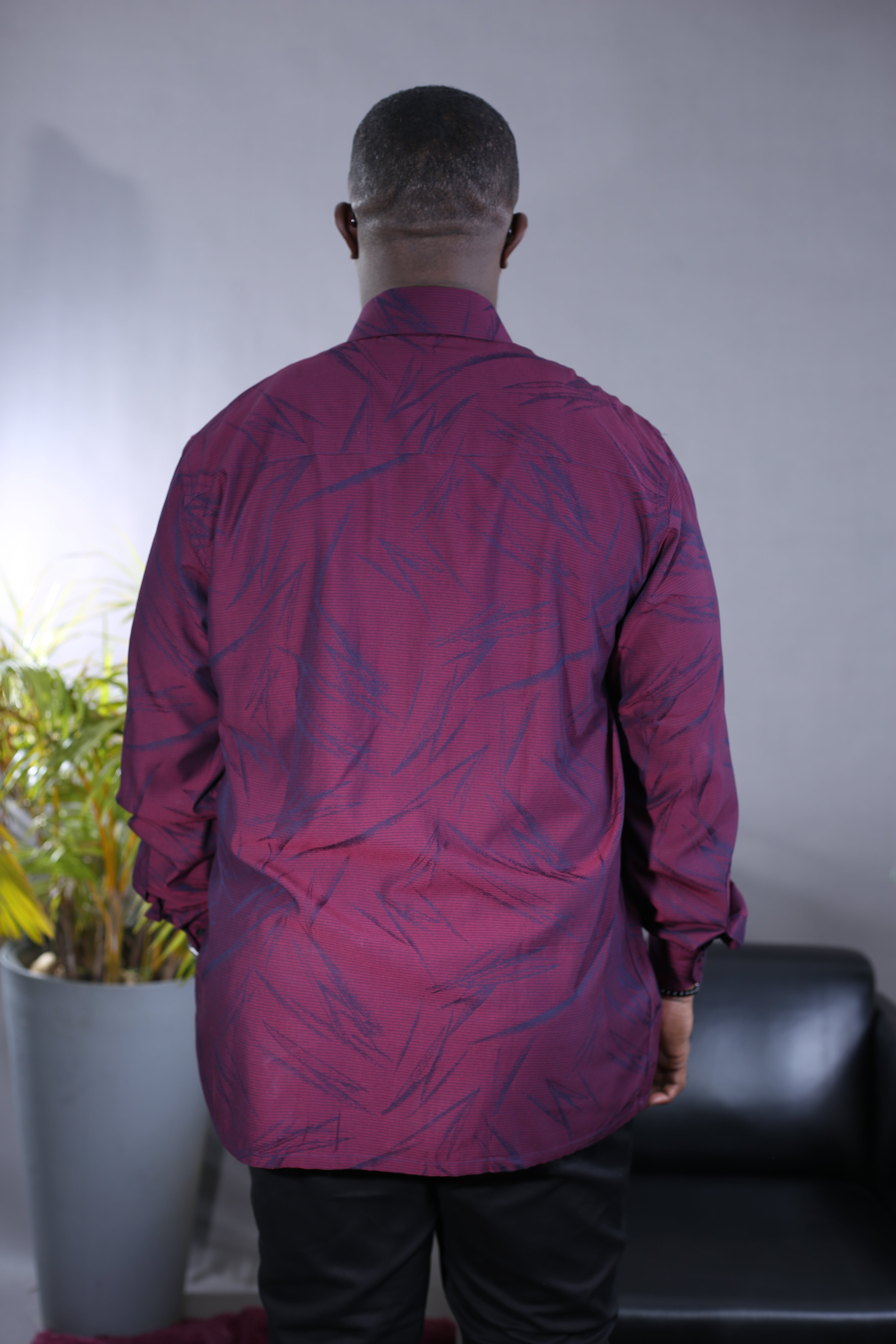 Camisa floral vermelha bordeaux com quatro fechos