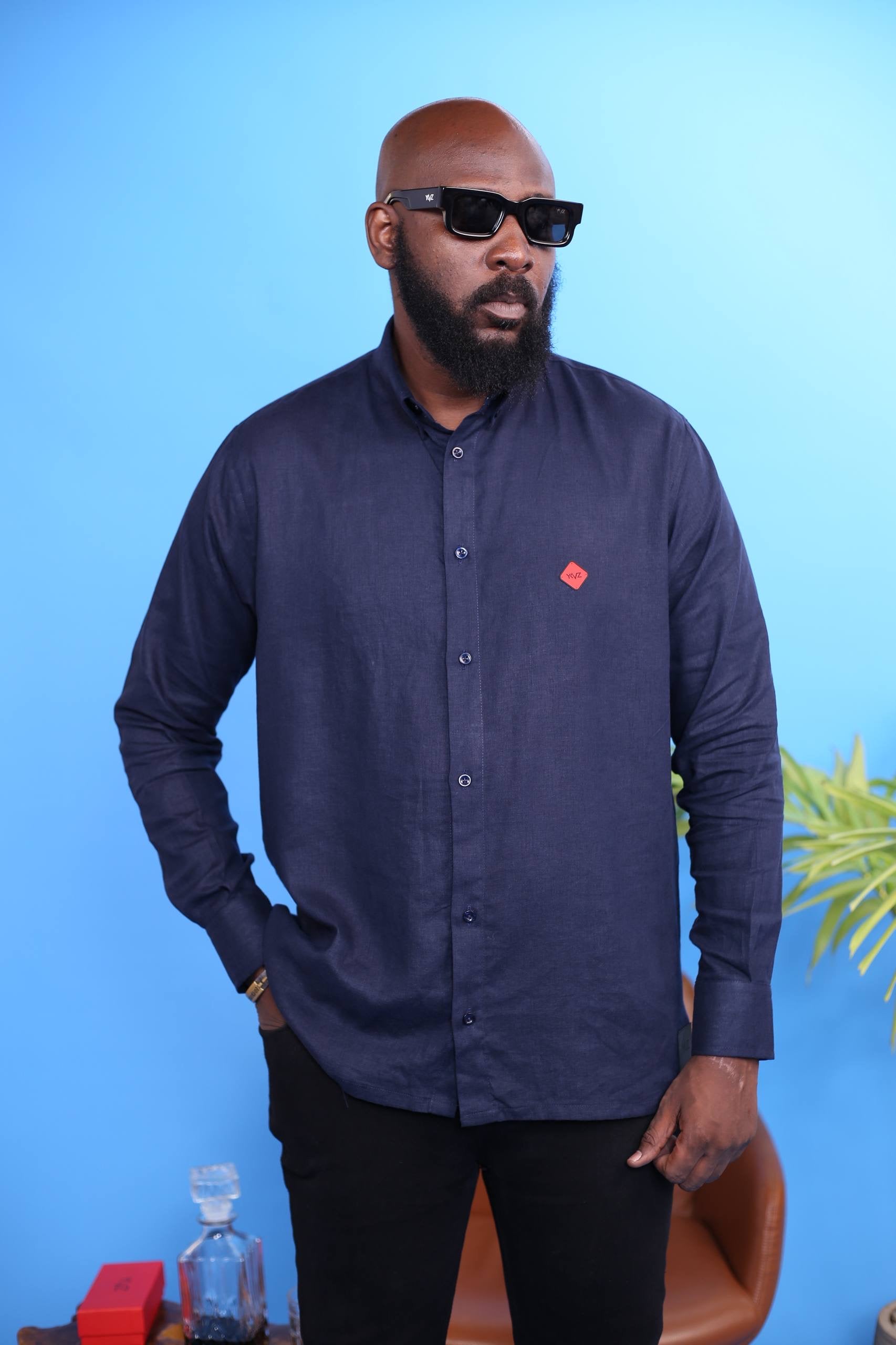Chemise AUREN I – Lin Bleu nuit | Signature Triangle Rouge
