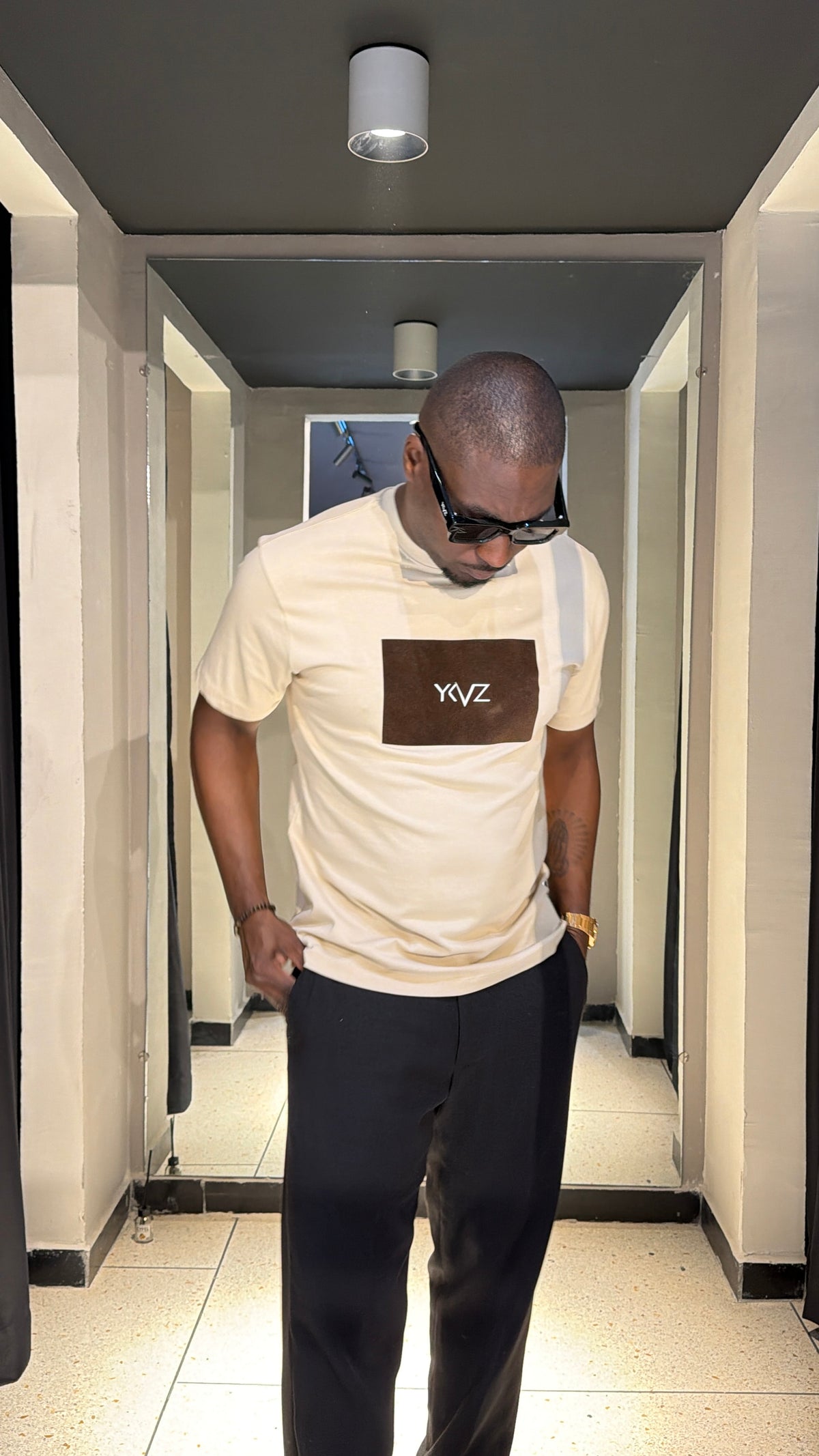 T-shirt _Beige| Signature YKVZ Marron